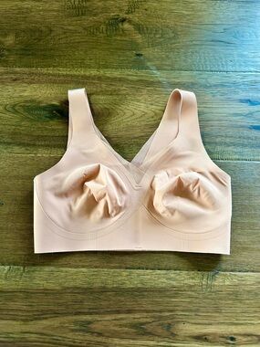 Evelyn & Bobbie The Evelyn Bra Small Seamless Plunge Wire Free